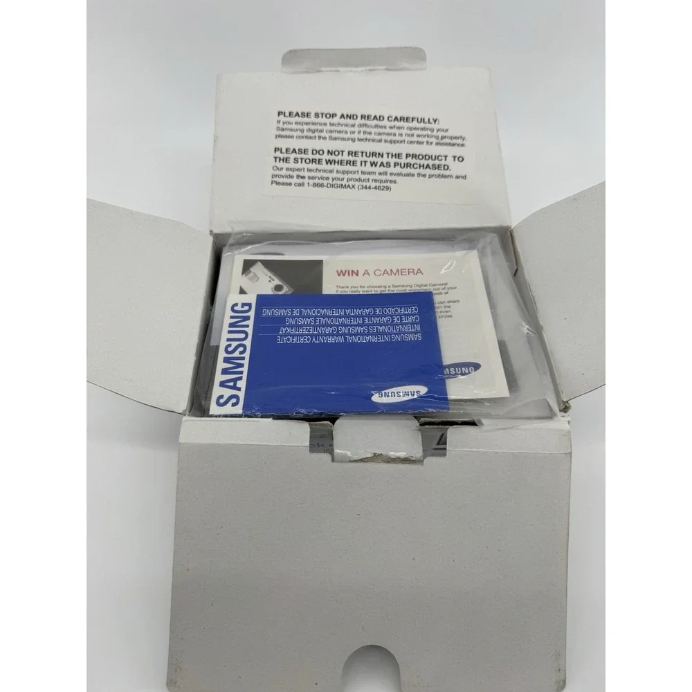 Samsung Digimax S800 8.1 Mega Pixels Digital Camera Silver Point in Original Box
